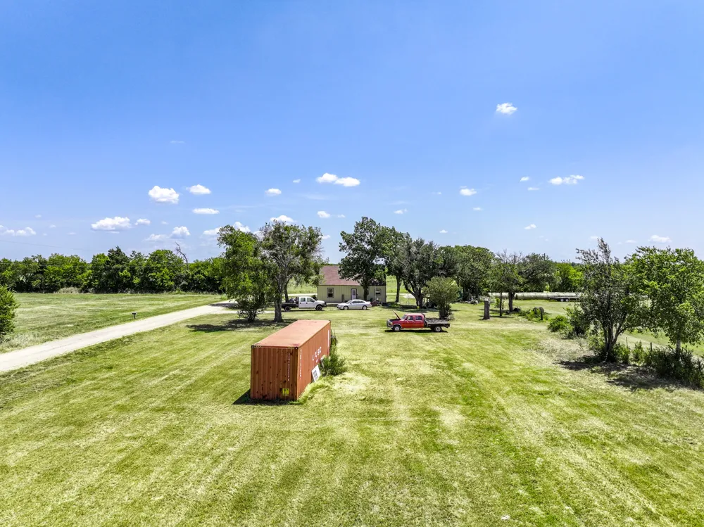5726 County Road 4100 Greenville, TX 75401