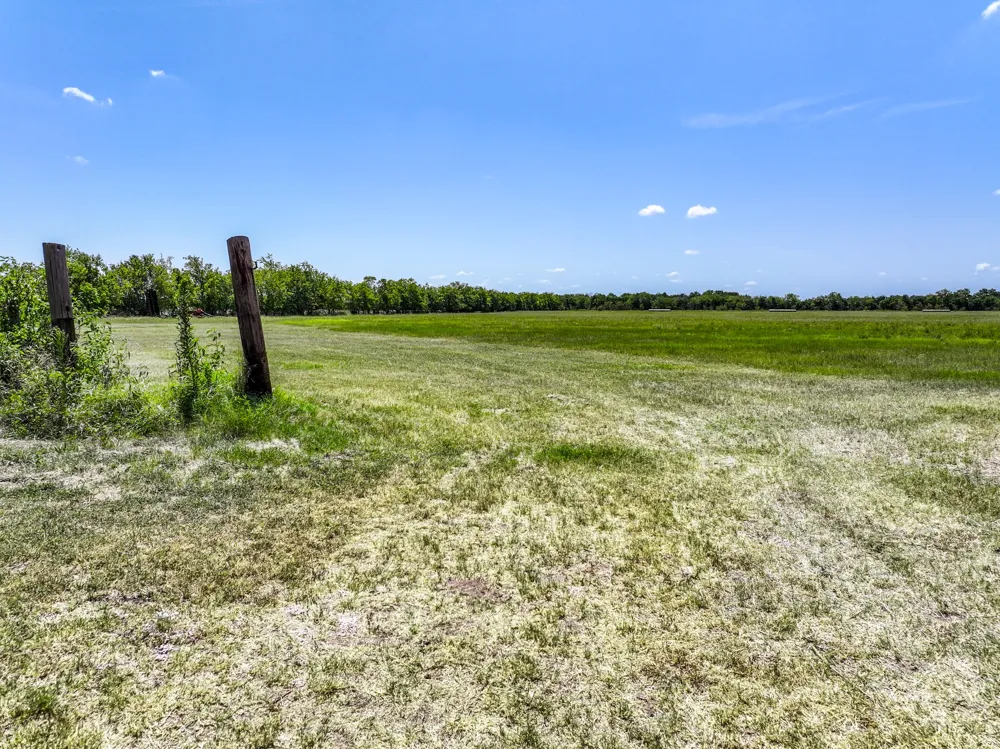 5726 County Road 4100 Greenville, TX 75401