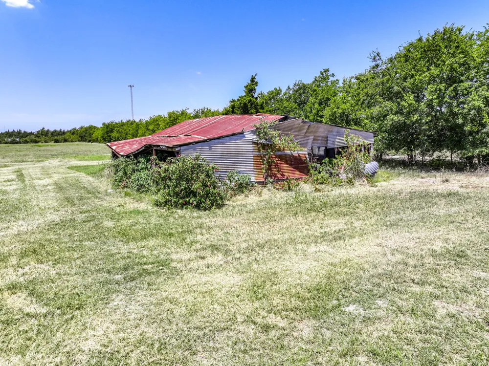 5726 County Road 4100 Greenville, TX 75401
