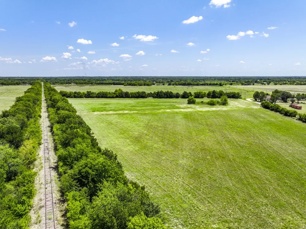 5726 County Road 4100 Greenville, TX 75401
