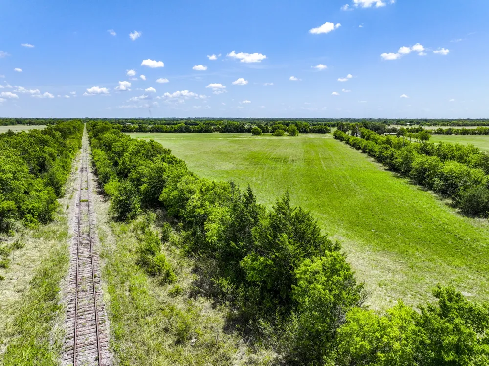 5726 County Road 4100 Greenville, TX 75401