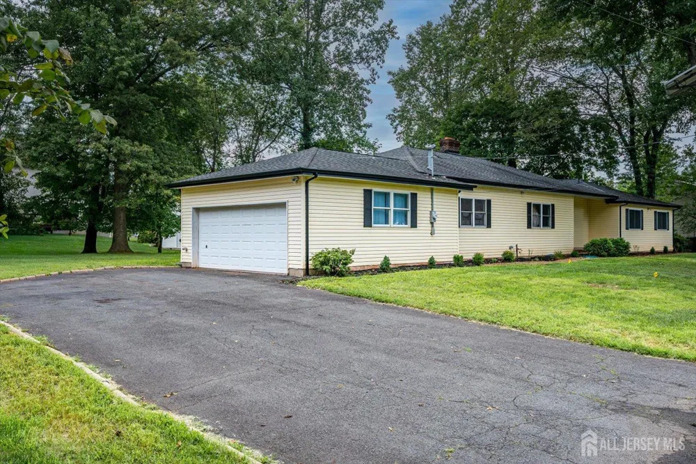 120 Codington Avenue Franklin Twsp, NJ 08873