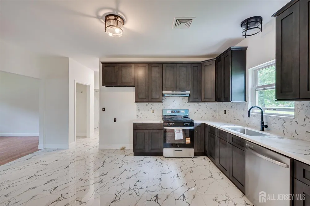 120 Codington Avenue Franklin Twsp, NJ 08873