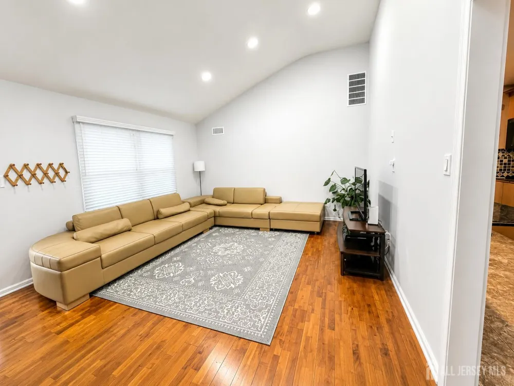 3 Netherwood Circle Edison, NJ 08820