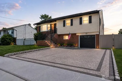 44 Shirley Boulevard