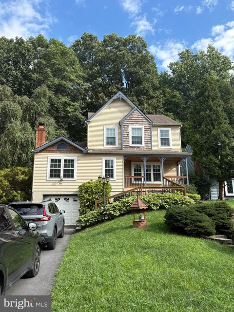 1658 HEMLOCK CIRCLE