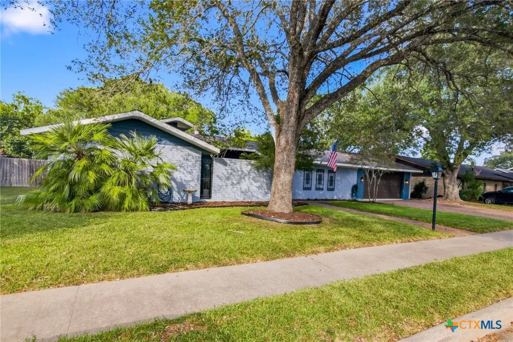 413 Salisbury Lane Victoria, TX 77904