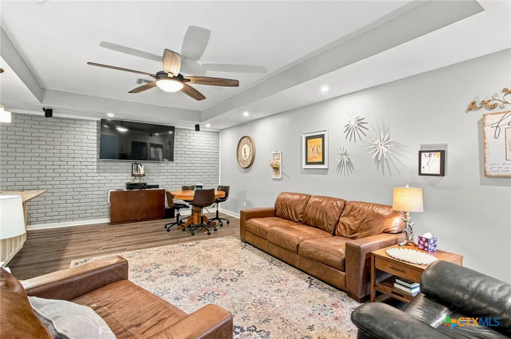 413 Salisbury Lane Victoria, TX 77904