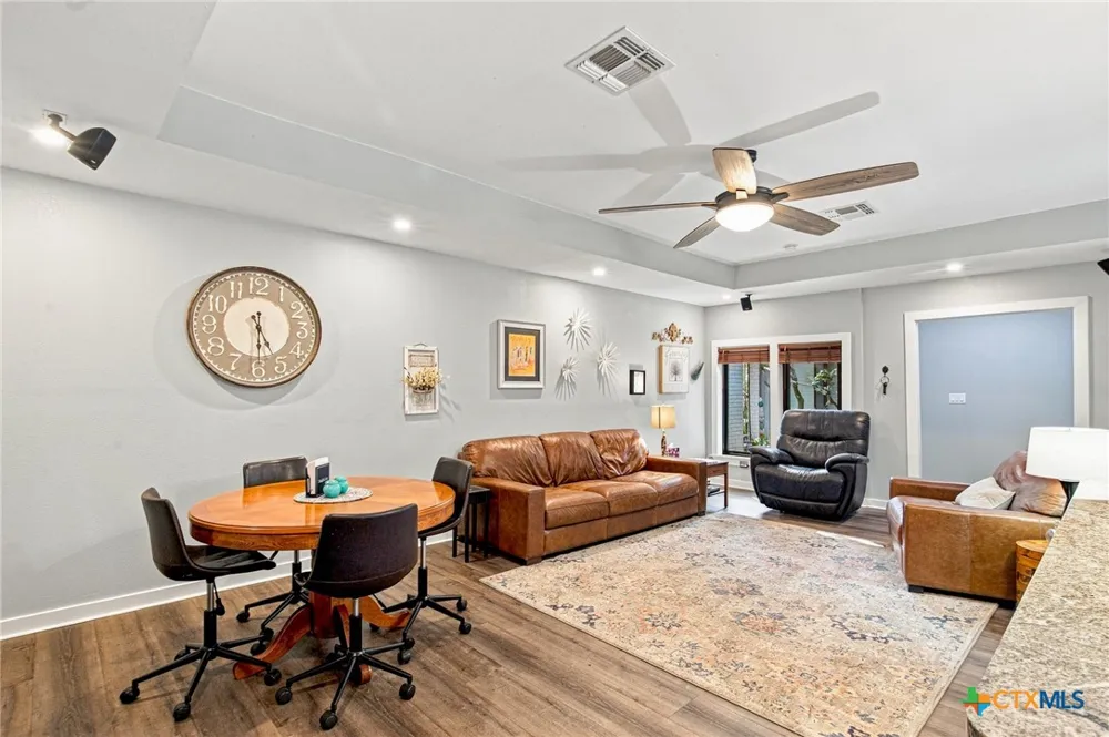 413 Salisbury Lane Victoria, TX 77904
