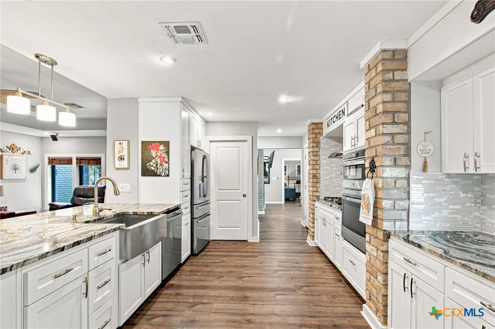 413 Salisbury Lane Victoria, TX 77904