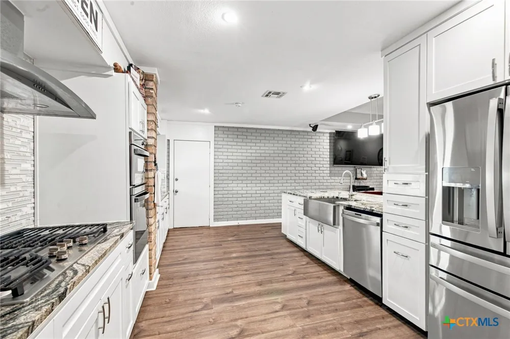 413 Salisbury Lane Victoria, TX 77904
