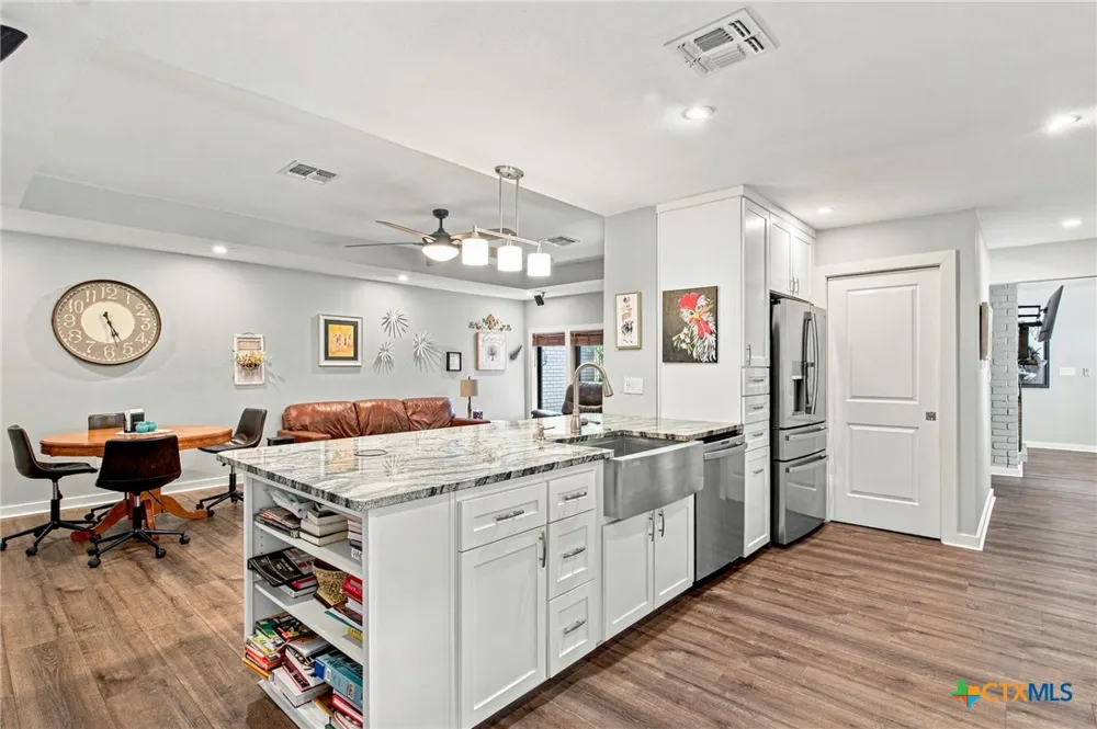 413 Salisbury Lane Victoria, TX 77904