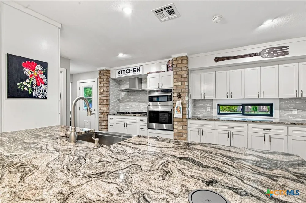 413 Salisbury Lane Victoria, TX 77904