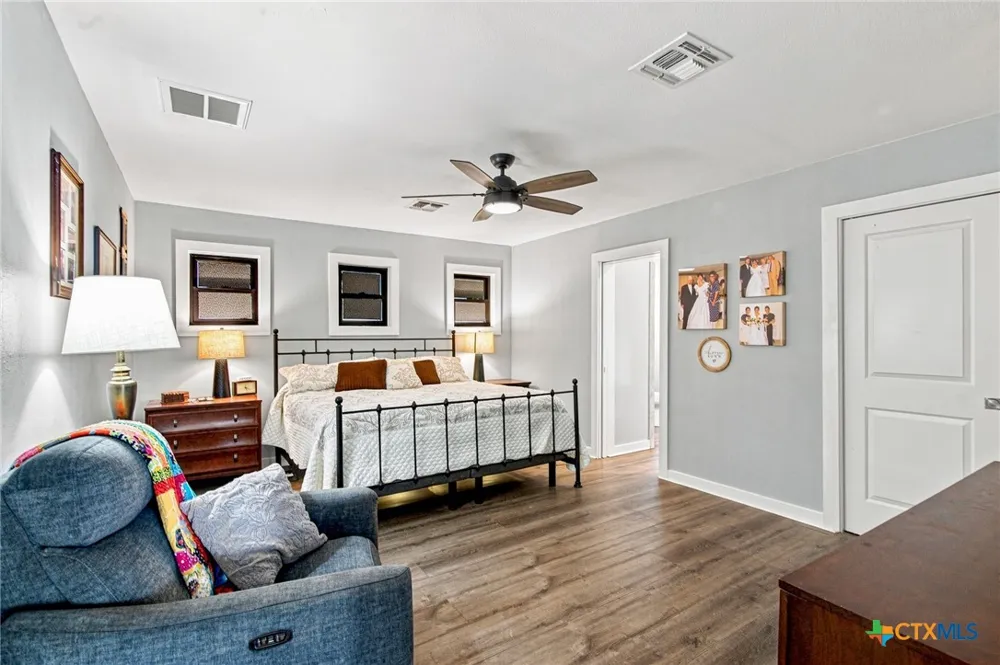 413 Salisbury Lane Victoria, TX 77904