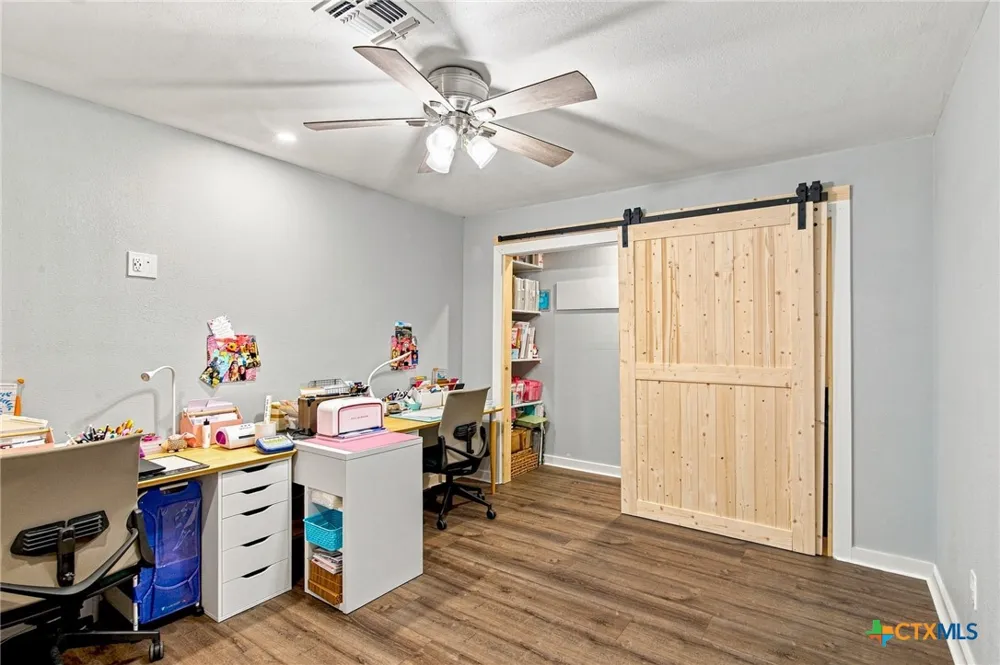 413 Salisbury Lane Victoria, TX 77904