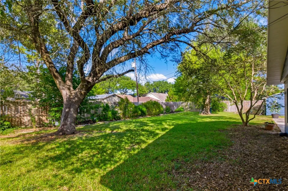 413 Salisbury Lane Victoria, TX 77904