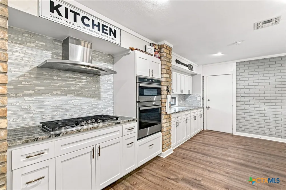 413 Salisbury Lane Victoria, TX 77904