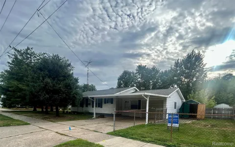 1005 Jackson Street