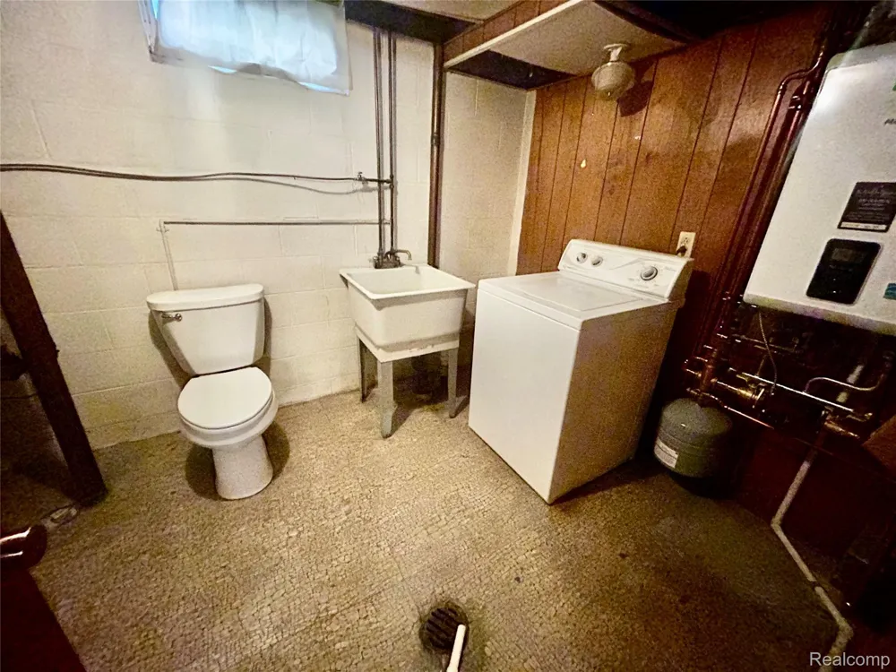 1005 Jackson Street Lapeer City, MI 48446