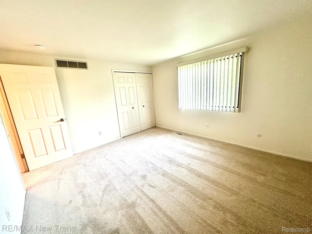 26949 Farmbrook Villa Drive #96 Southfield City, MI 48034
