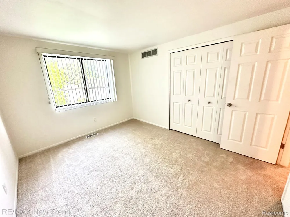 26949 Farmbrook Villa Drive #96 Southfield City, MI 48034
