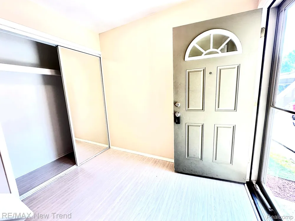 26949 Farmbrook Villa Drive #96 Southfield City, MI 48034