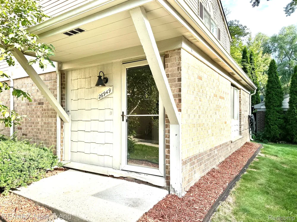 26949 Farmbrook Villa Drive #96 Southfield City, MI 48034