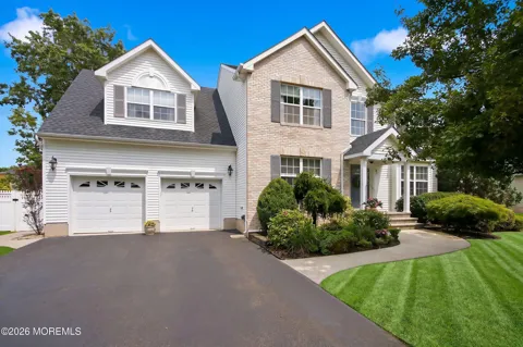 8 Carrie Drive