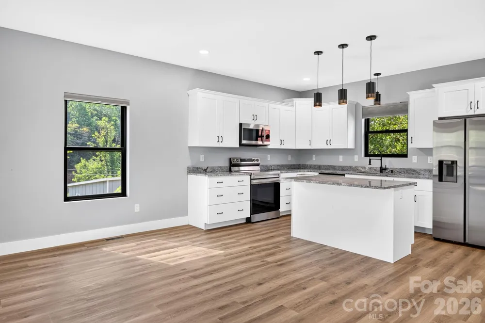 613 Salem Heights Lane Swannanoa, NC 28778