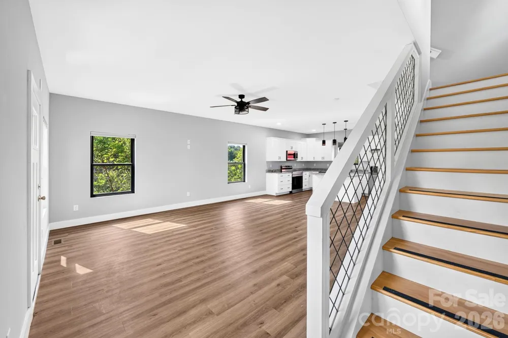 613 Salem Heights Lane Swannanoa, NC 28778