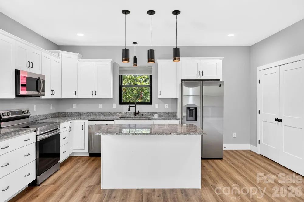 613 Salem Heights Lane Swannanoa, NC 28778