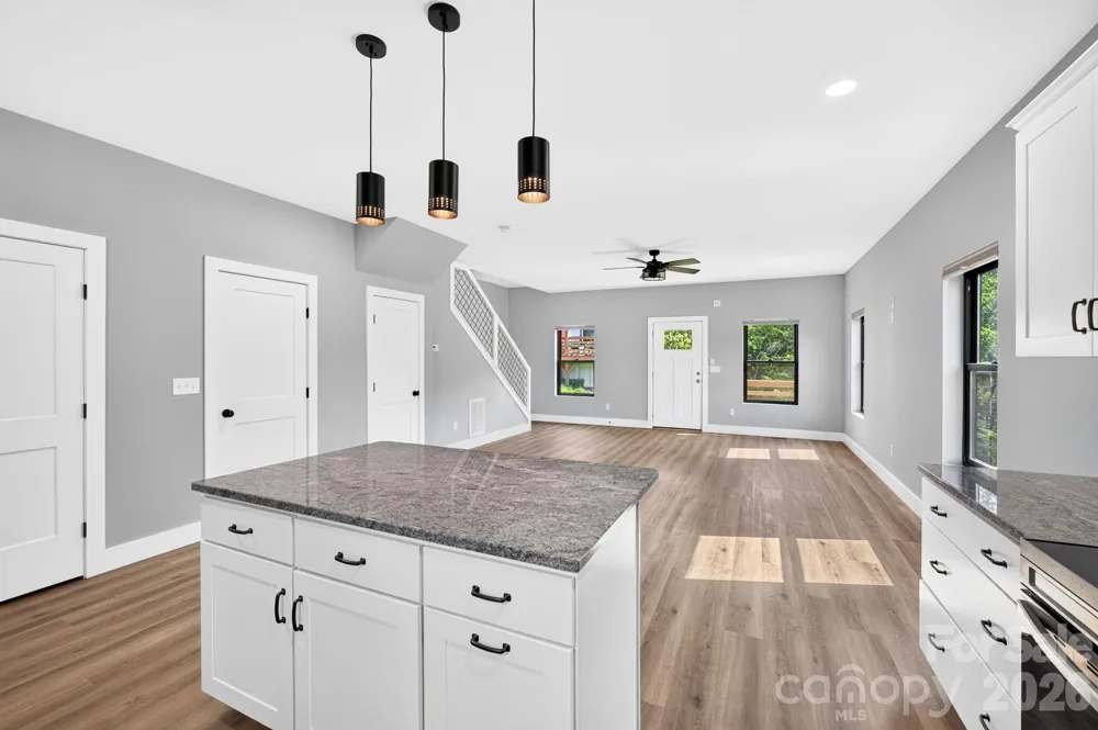 613 Salem Heights Lane Swannanoa, NC 28778