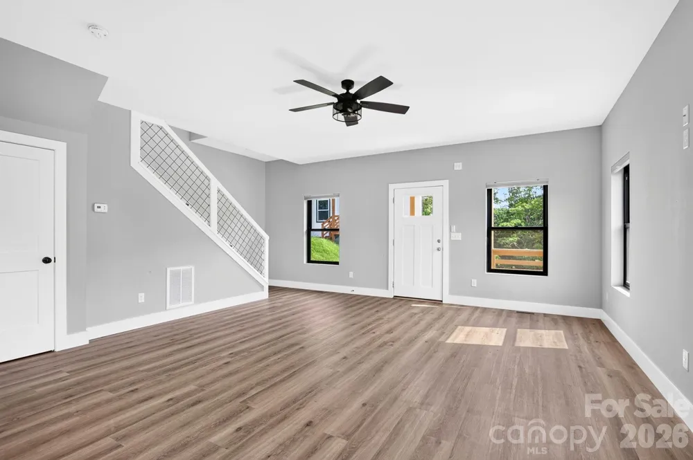 613 Salem Heights Lane Swannanoa, NC 28778