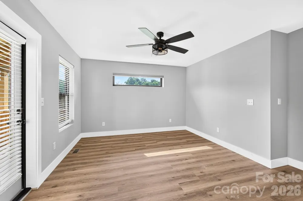 613 Salem Heights Lane Swannanoa, NC 28778