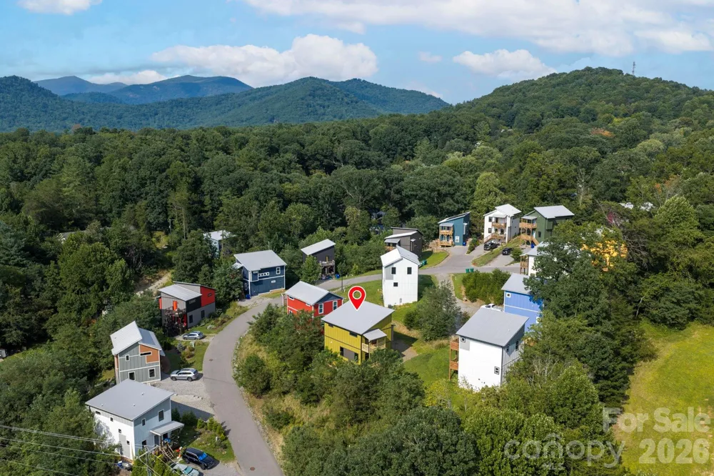 613 Salem Heights Lane Swannanoa, NC 28778