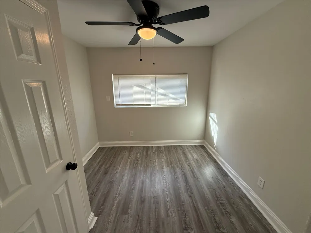 1033 S Hub Street Sherman, TX 75090