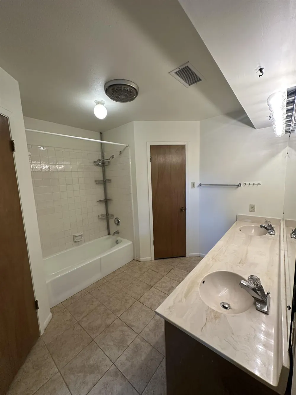 1003 Allison Brenham, TX 77833
