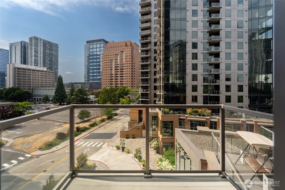 10650 NE 9th Place #723 Bellevue, WA 98004