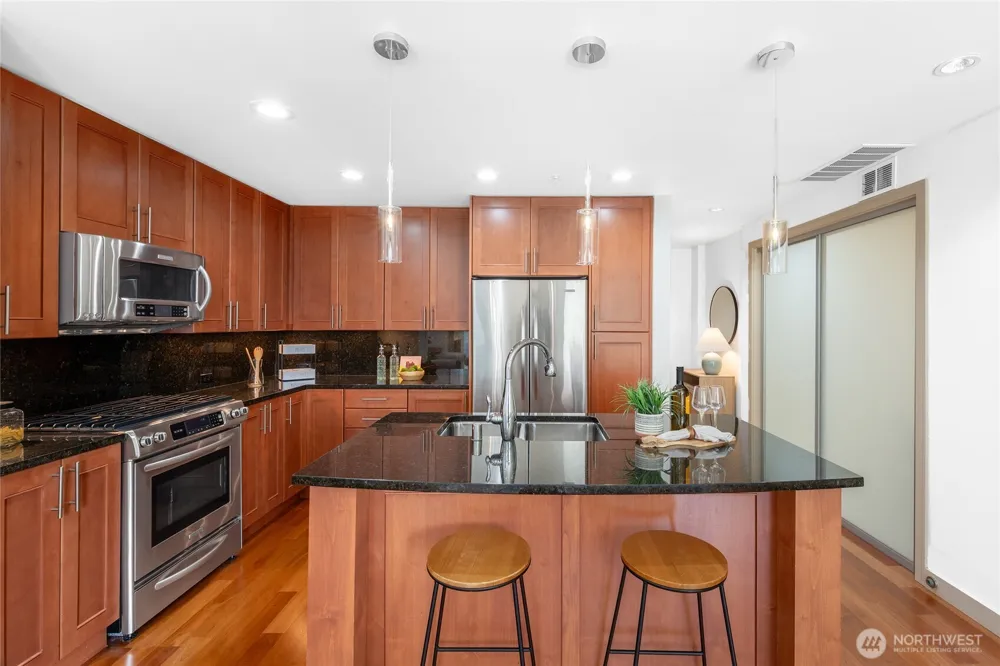 10650 NE 9th Place #723 Bellevue, WA 98004