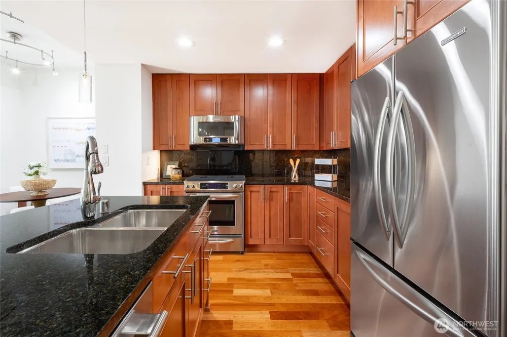 10650 NE 9th Place #723 Bellevue, WA 98004