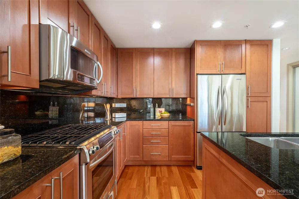 10650 NE 9th Place #723 Bellevue, WA 98004