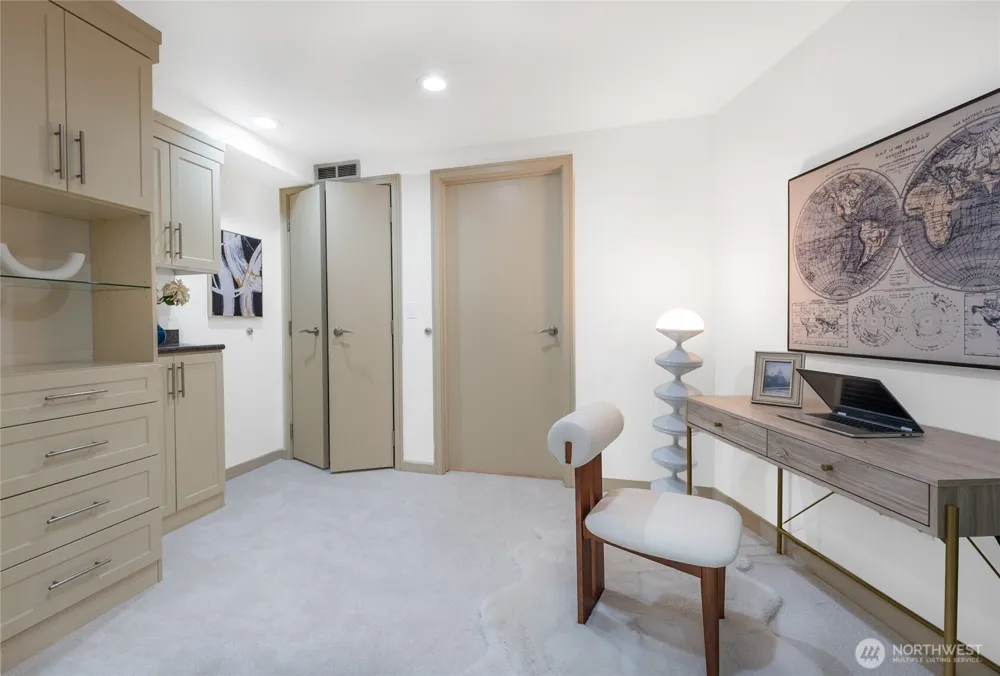 10650 NE 9th Place #723 Bellevue, WA 98004