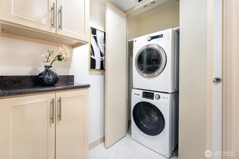 10650 NE 9th Place #723 Bellevue, WA 98004