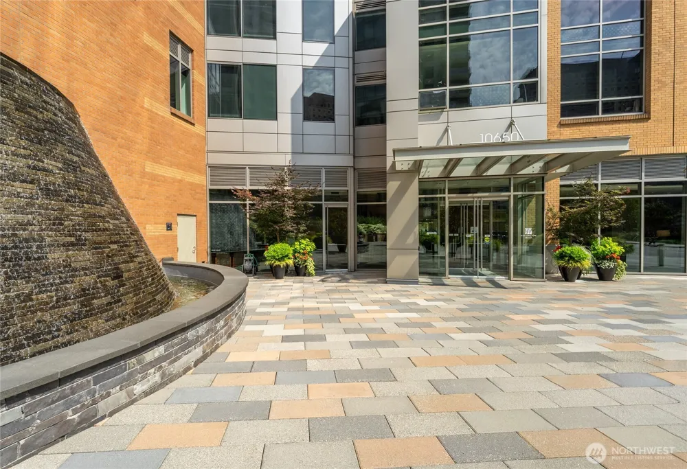 10650 NE 9th Place #723 Bellevue, WA 98004