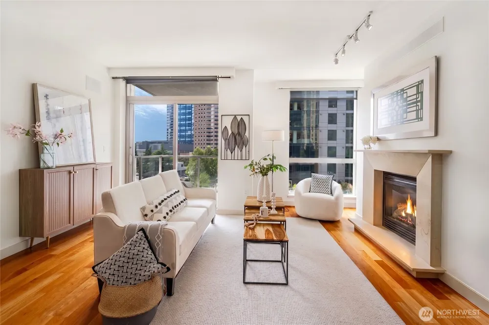 10650 NE 9th Place #723 Bellevue, WA 98004