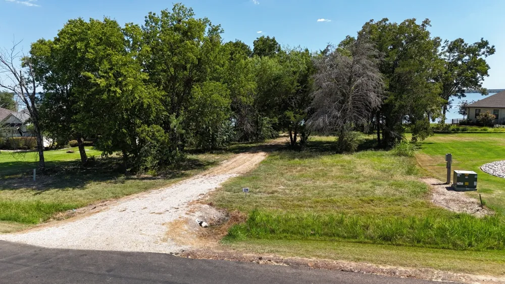 The Shores Drive Corsicana, TX 75109