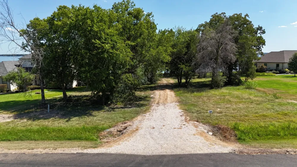 The Shores Drive Corsicana, TX 75109