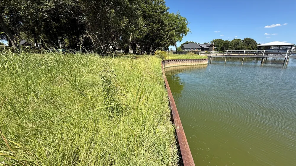 The Shores Drive Corsicana, TX 75109