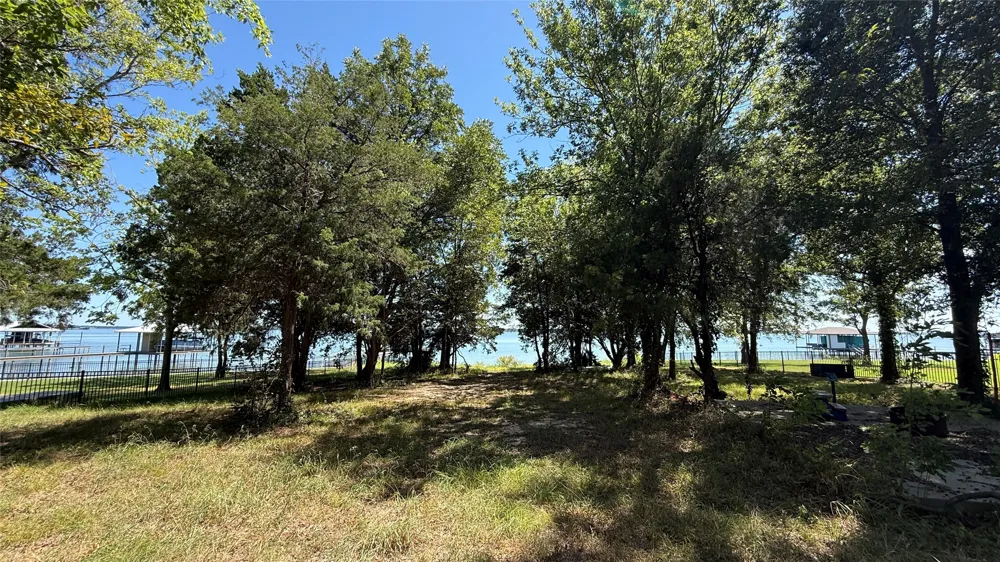 The Shores Drive Corsicana, TX 75109