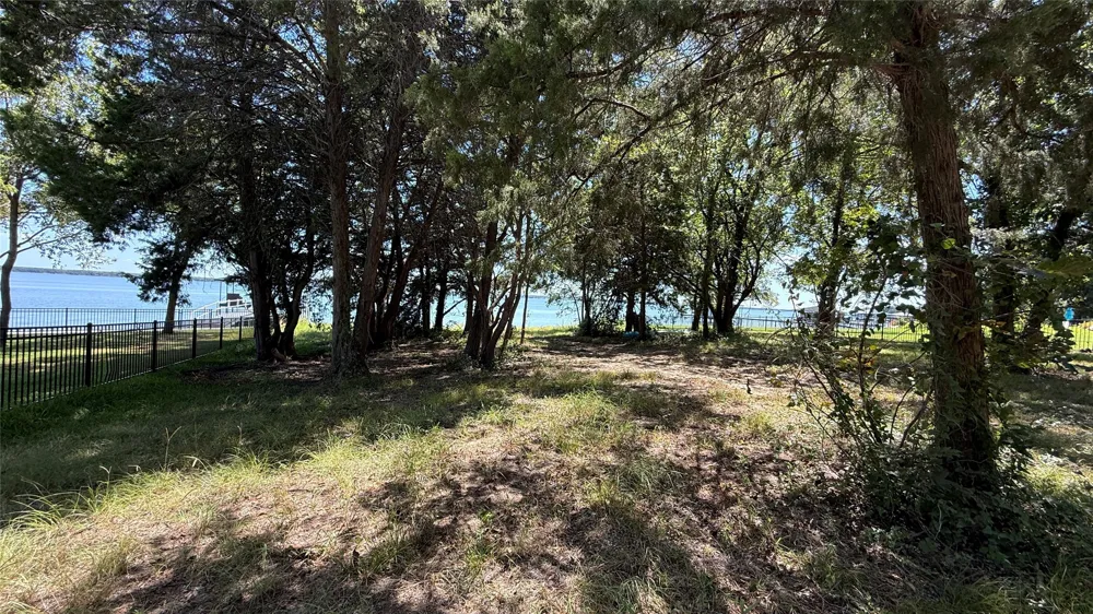 The Shores Drive Corsicana, TX 75109